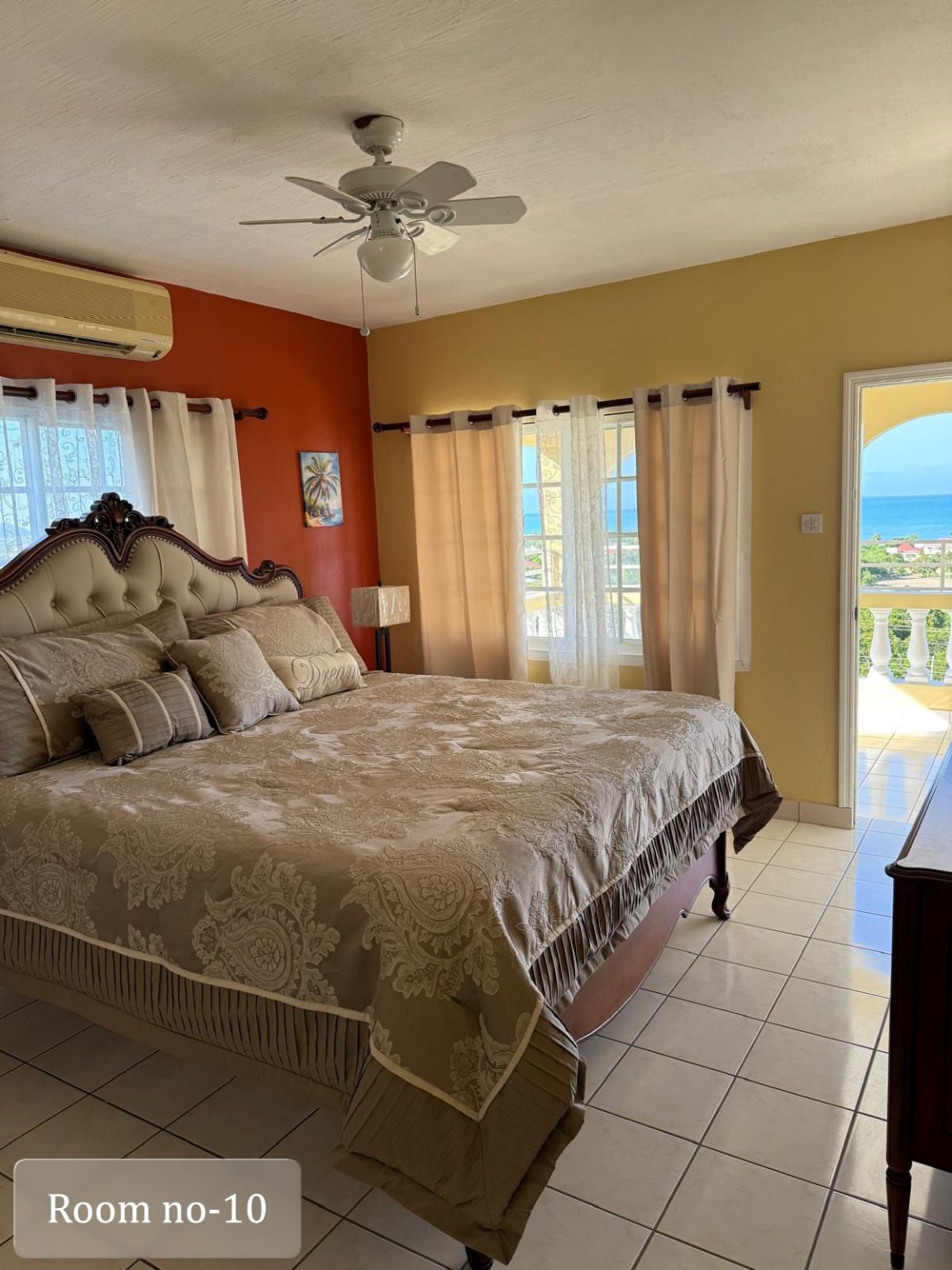 Premium King Suite